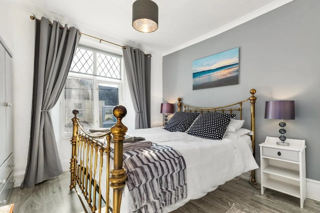 Sunbury - Close To Town And Beaches *