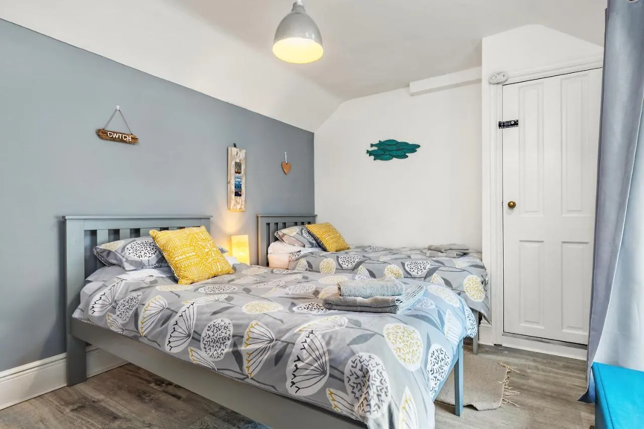 Sunbury - Close To Town And Beaches Holiday home *