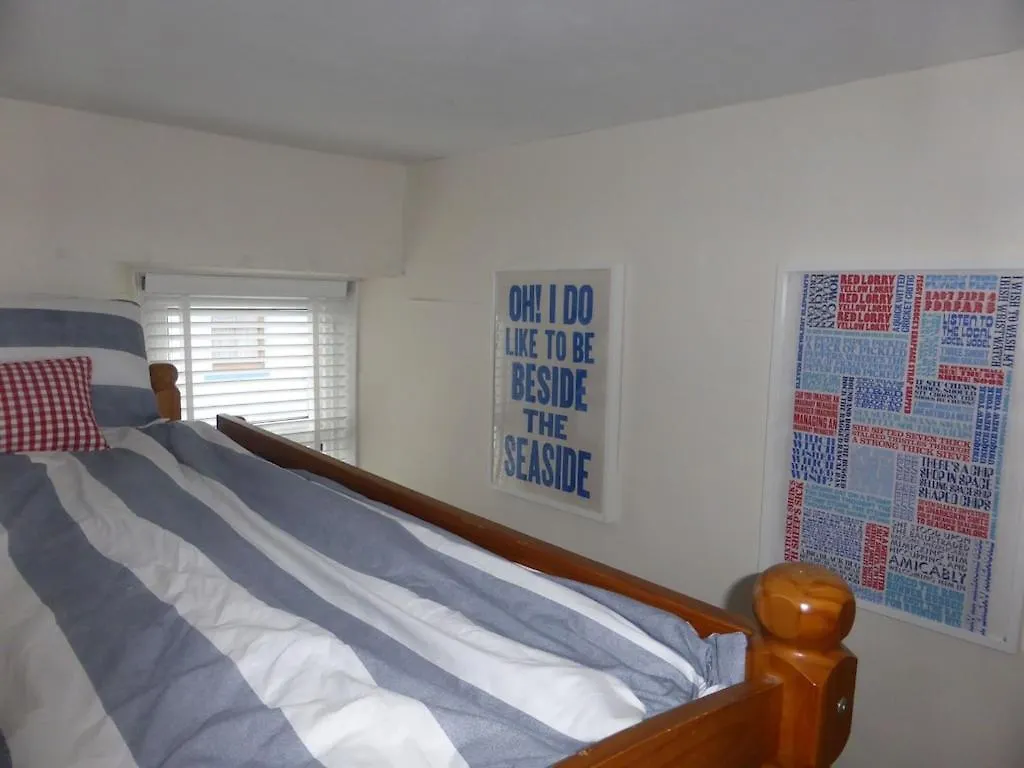 Seasalt - Modernised Traditional Cottage, Sleeps 5,short Walk To Beaches, Town, Amenities * Tenby