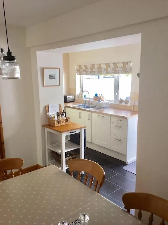 Seasalt - Modernised Traditional Cottage, Sleeps 5,short Walk To Beaches, Town, Amenities Holiday home