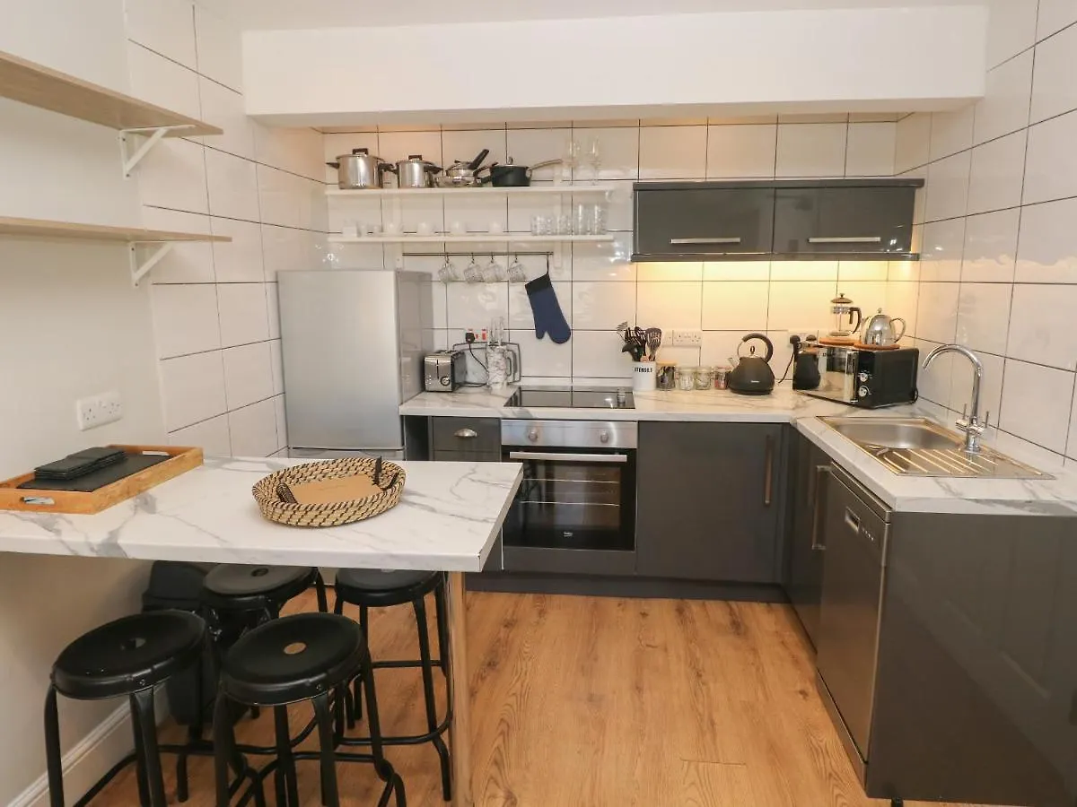 Apartment South At The Hideaway *