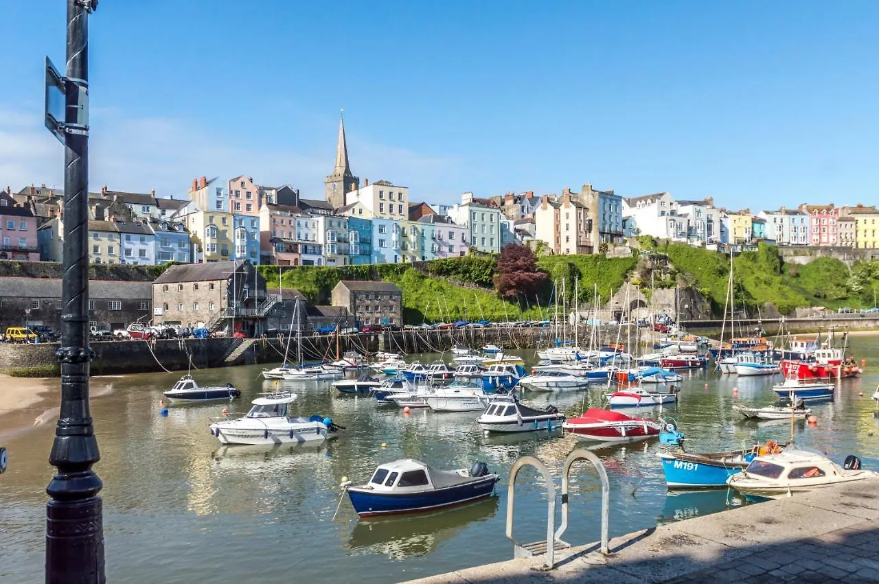 Apartment Connaught House - 2 Bedroom -