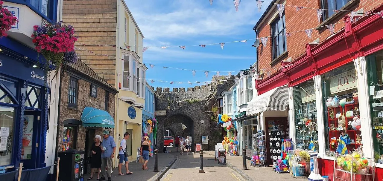 Heathcliff - 5 Bedroom House In Town Centre Holiday home *