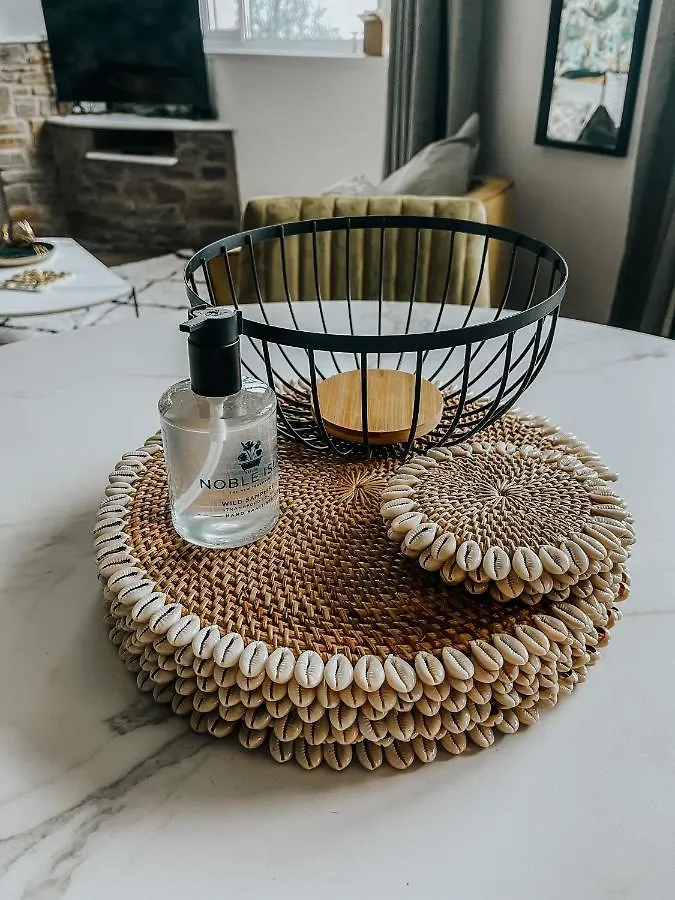 Priory Bay Escapes - Matahari Apartment