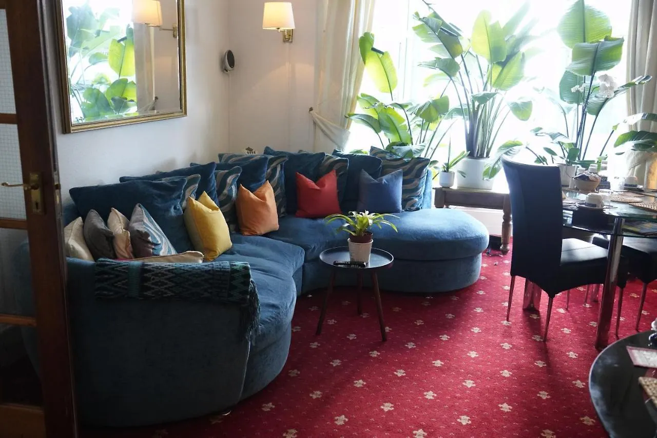 Marlborough Guest House B & B Tenby