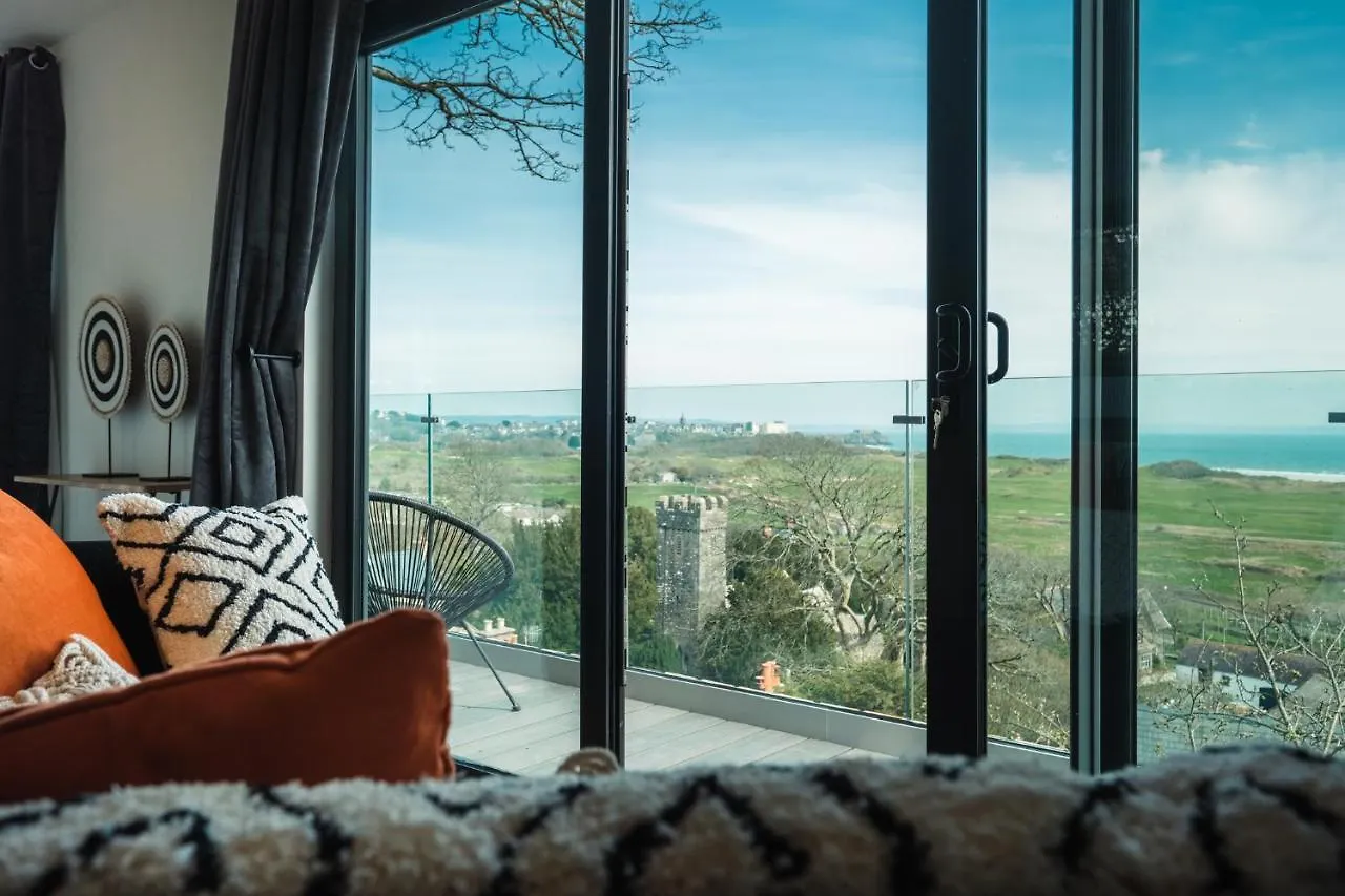 Priory Bay Escapes - Visum Tenby