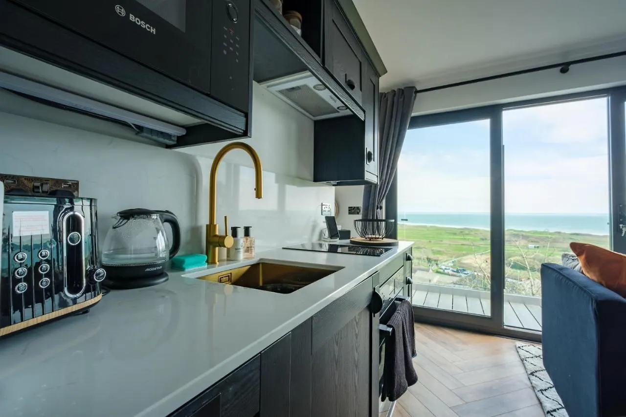 Priory Bay Escapes - Visum Tenby