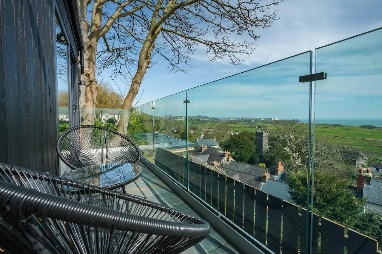Priory Bay Escapes - Visum Apartment *