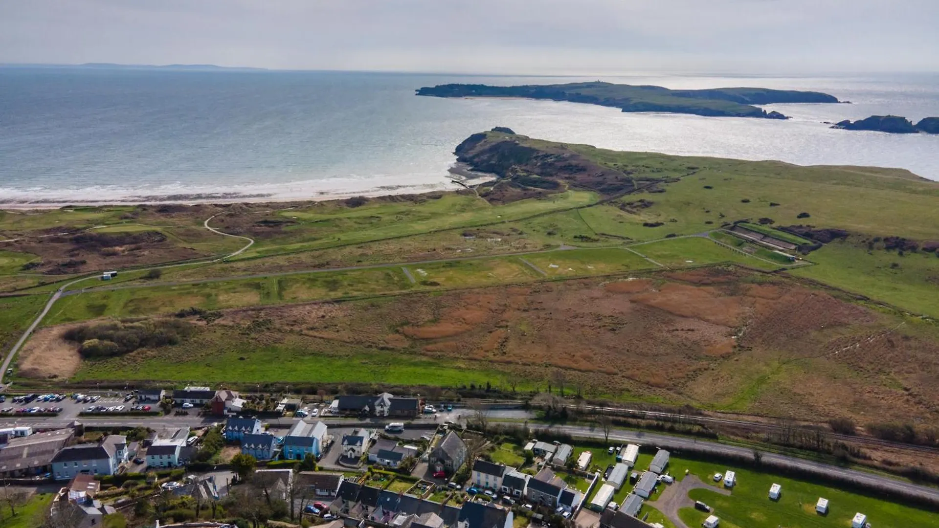 Priory Bay Escapes - Matahari Tenby