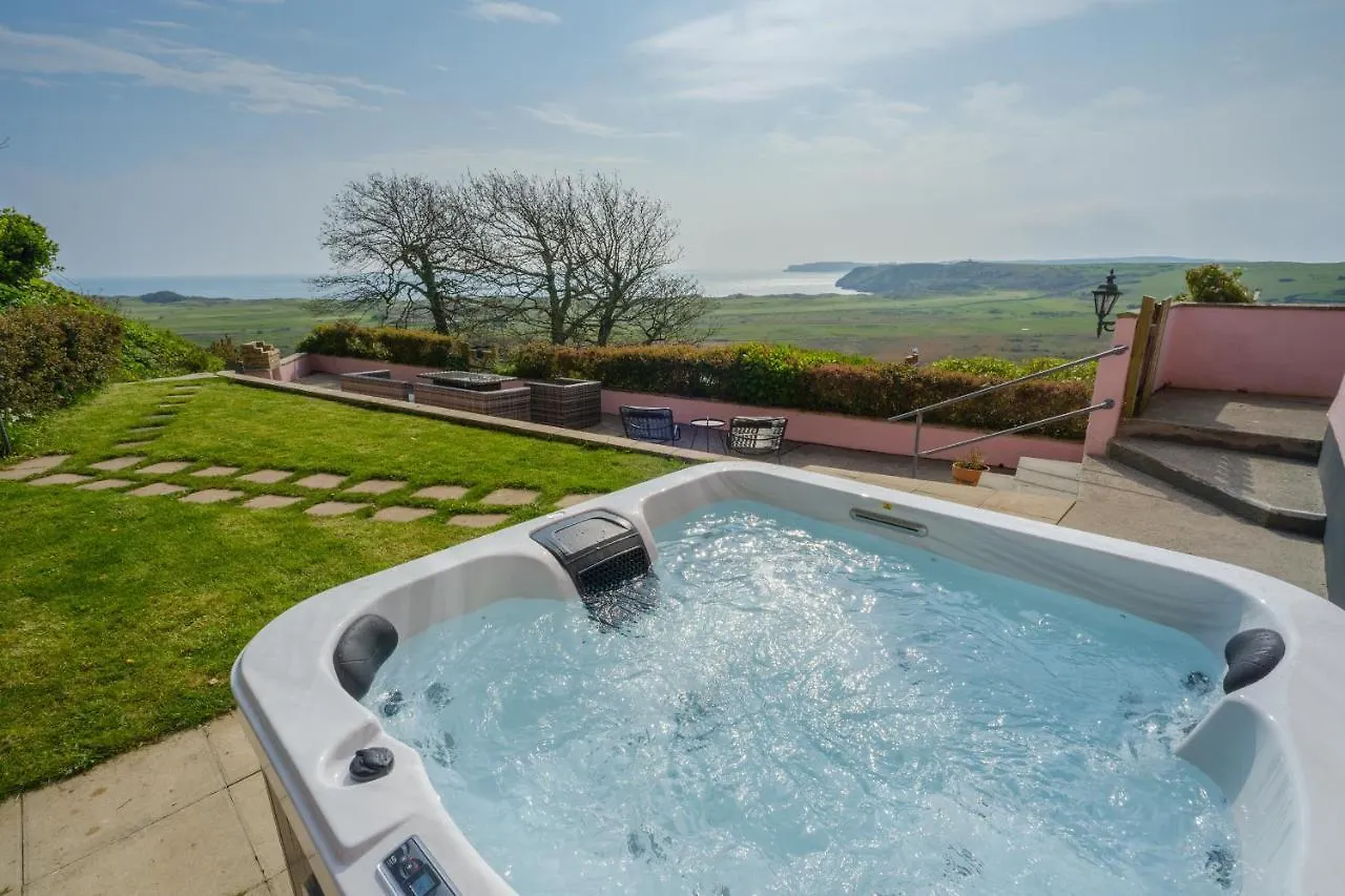 Priory Bay Escapes - Matahari Tenby