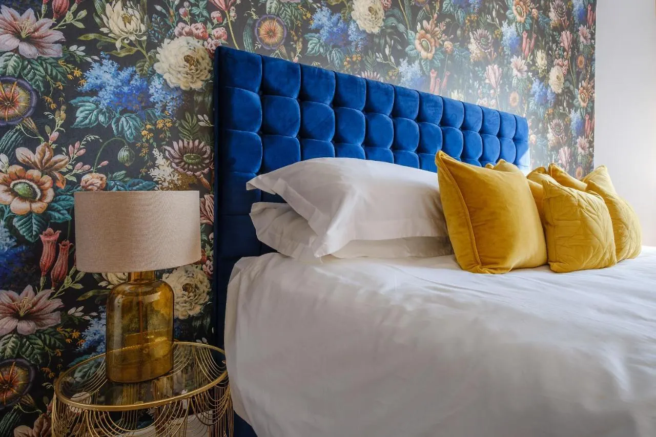 Priory Bay Escapes - Matahari Tenby