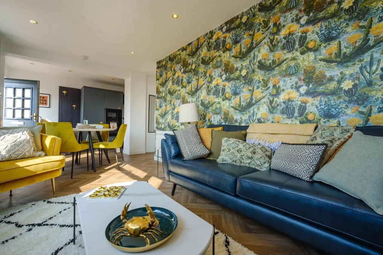Priory Bay Escapes - Matahari Apartment