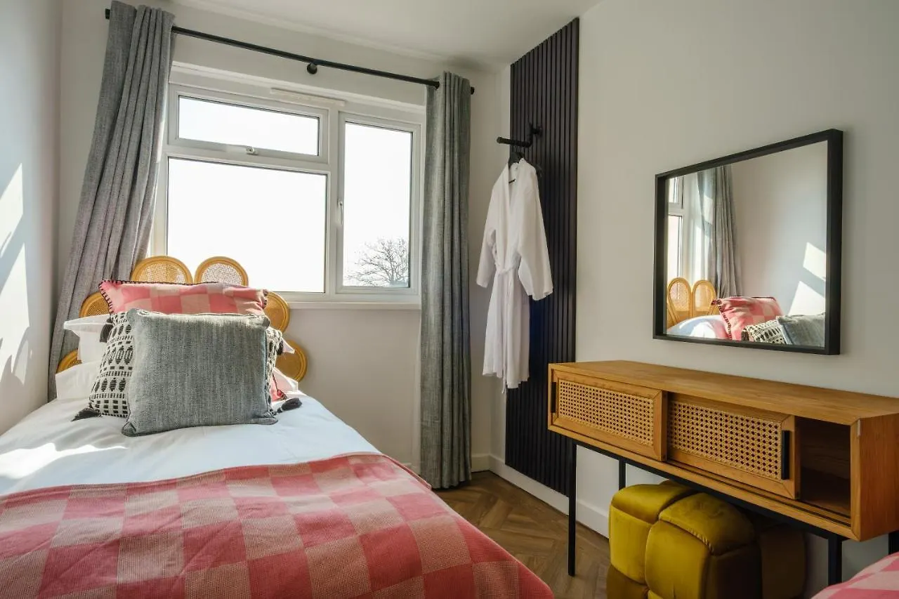 Apartment Priory Bay Escapes - Matahari