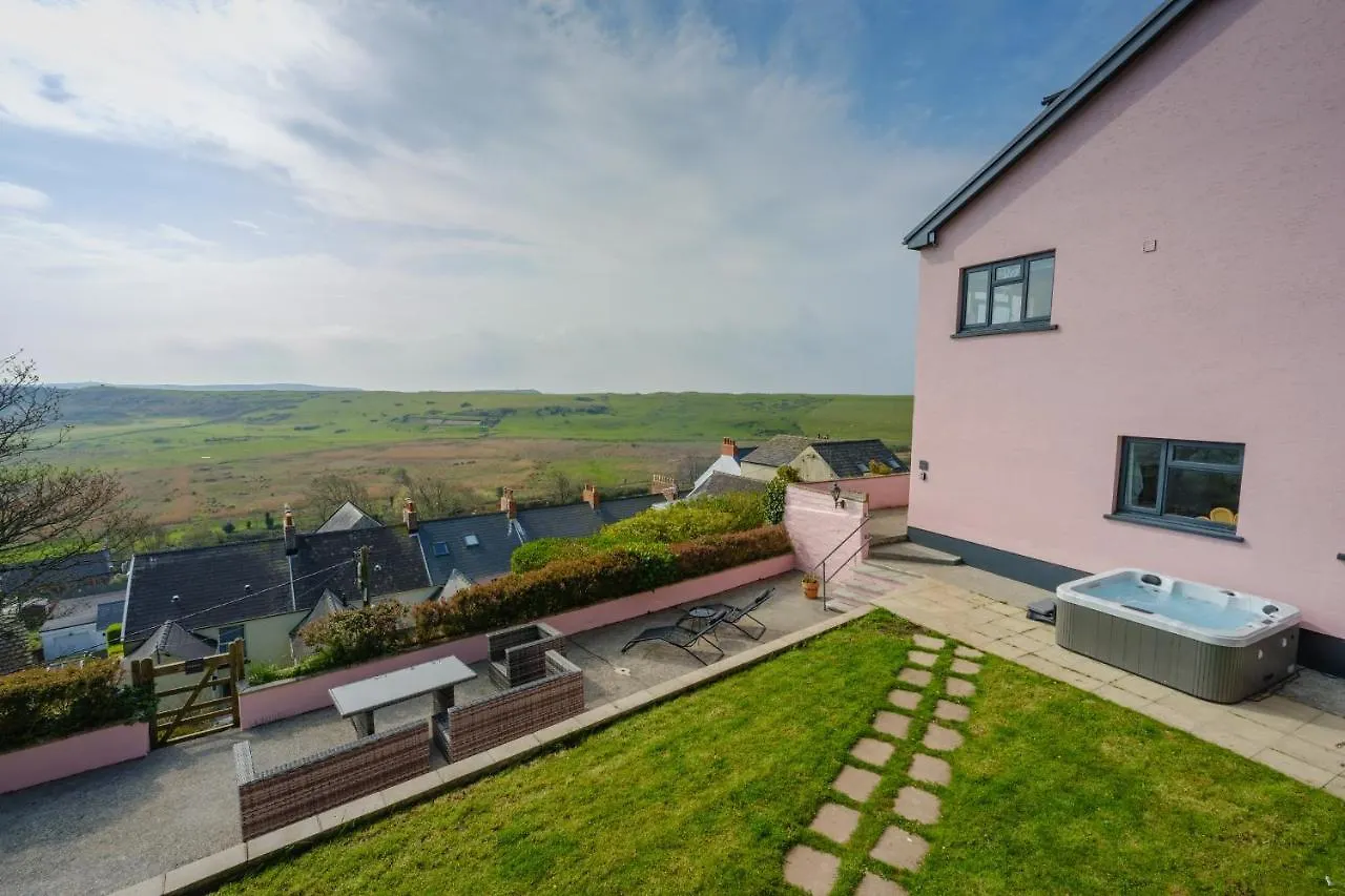 Priory Bay Escapes - Matahari Apartment Tenby