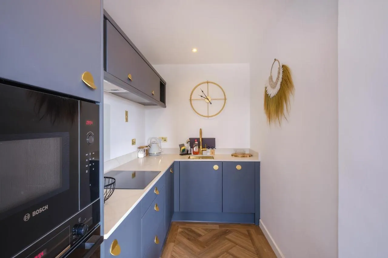 Priory Bay Escapes - Matahari Apartment *