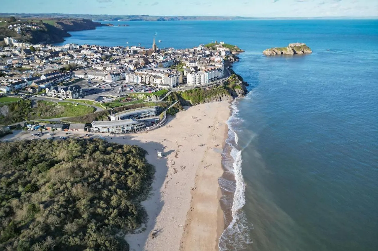 The Cwtch - 2 Bedroom - Tenby