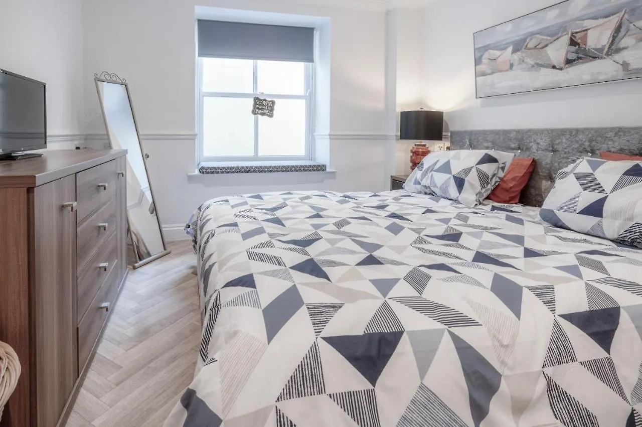 The Cwtch - 2 Bedroom - Tenby