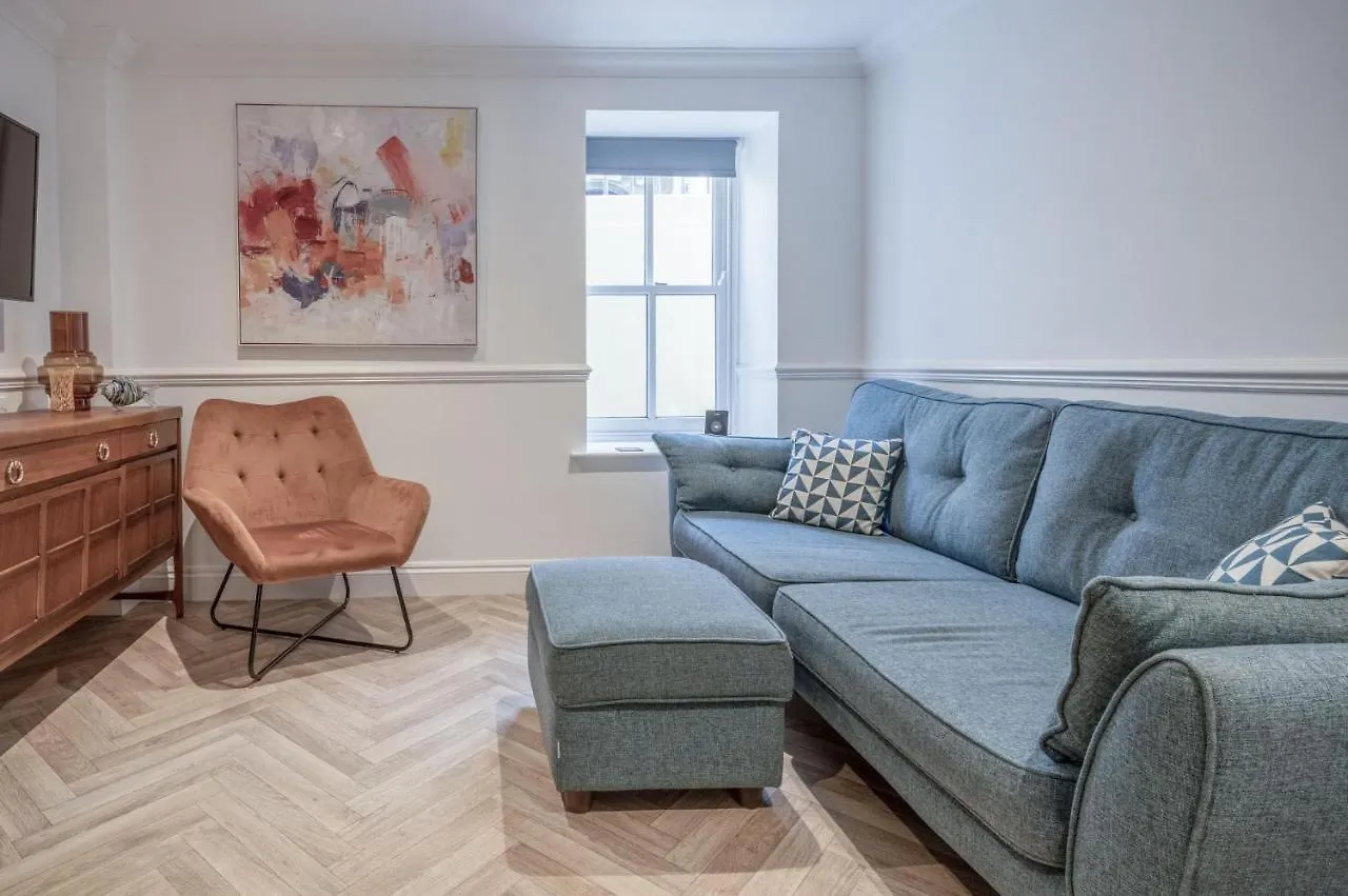 The Cwtch - 2 Bedroom - Tenby