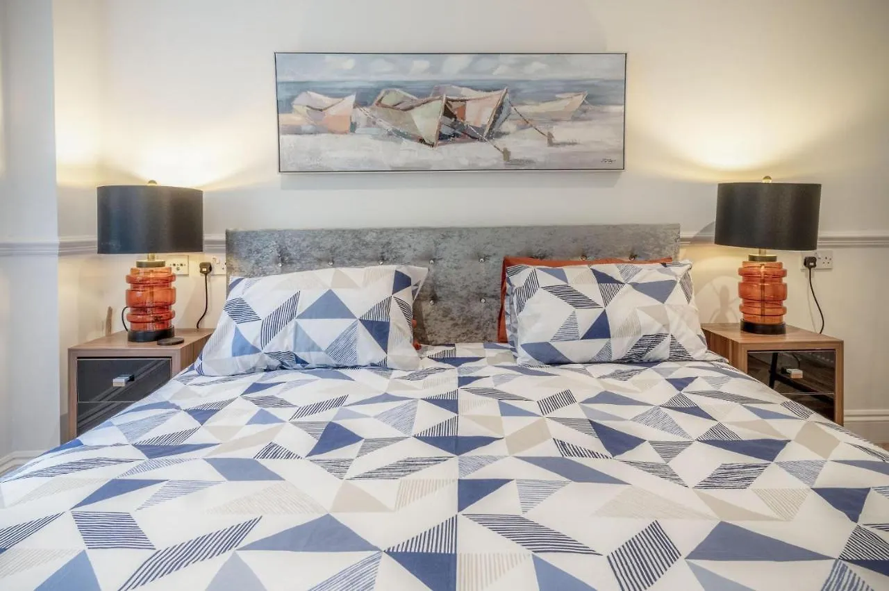 The Cwtch - 2 Bedroom - *