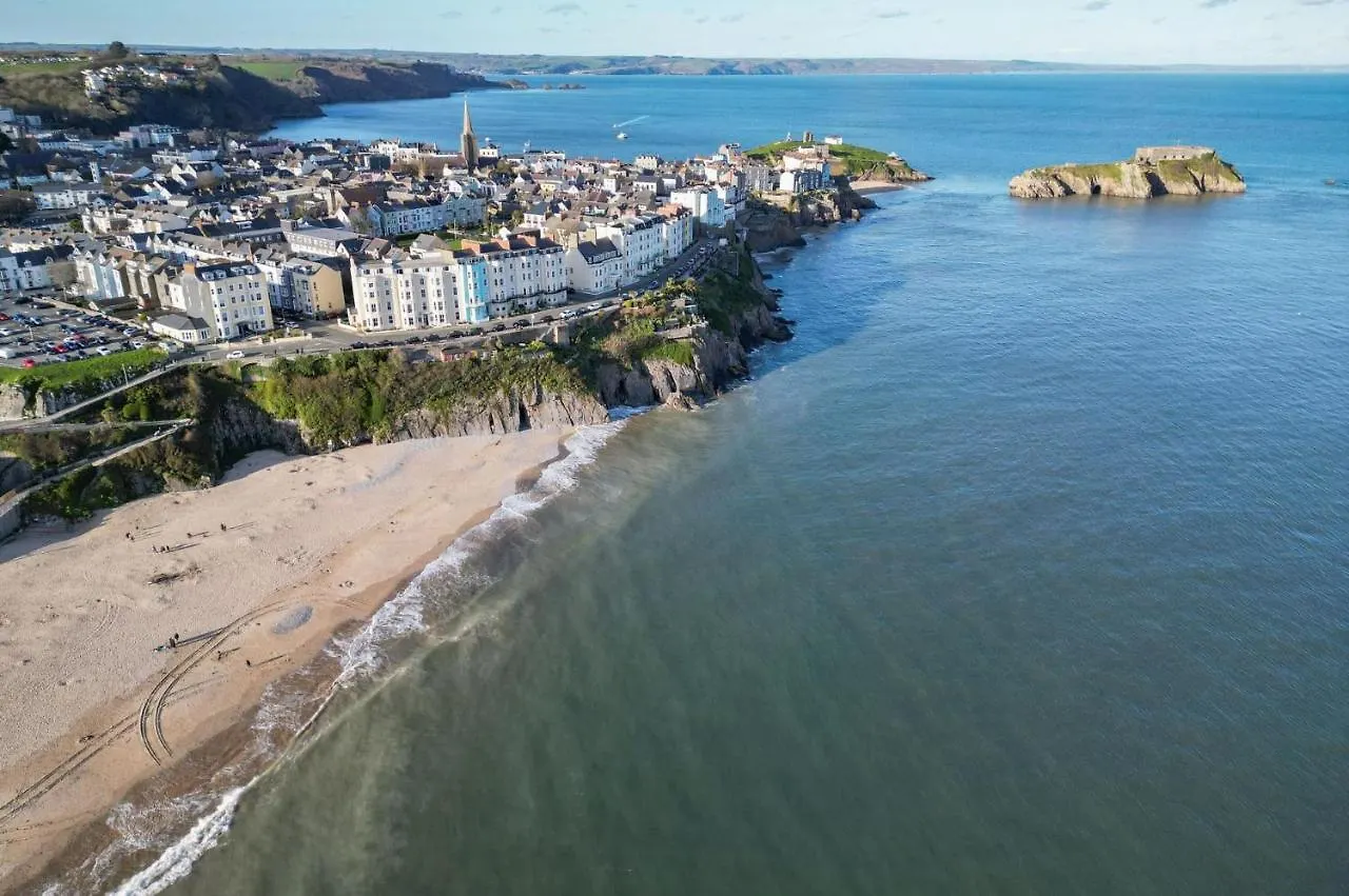 The Cwtch - 2 Bedroom - Tenby