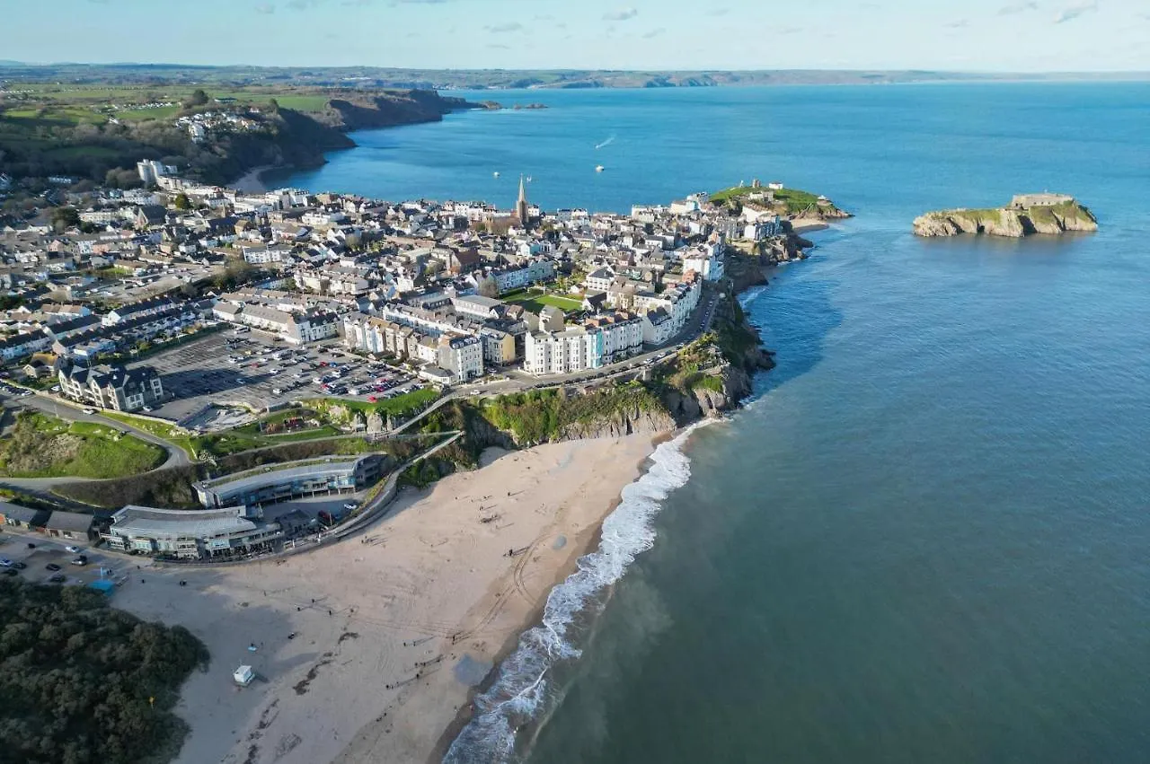 The Cwtch - 2 Bedroom - Tenby