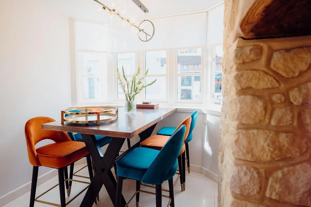 Ocean House, * Tenby