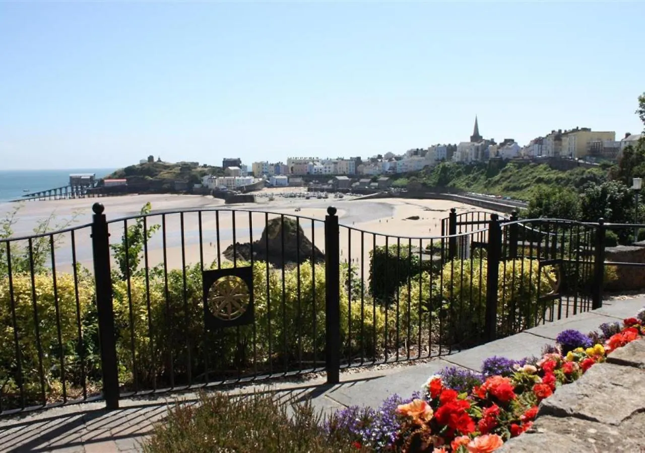 5 Croft Court *