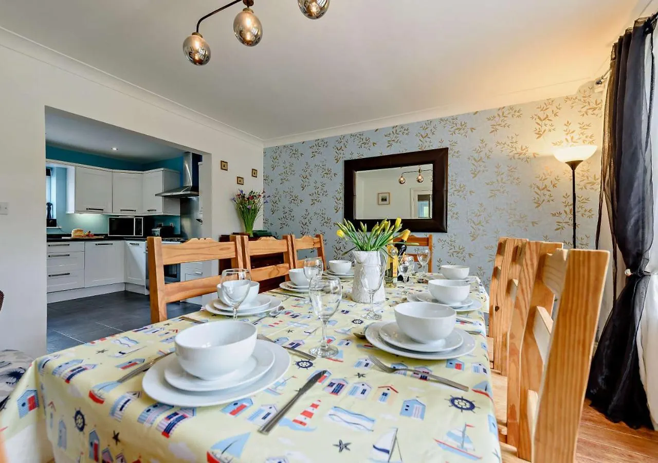 Holiday home Twmbarlwm