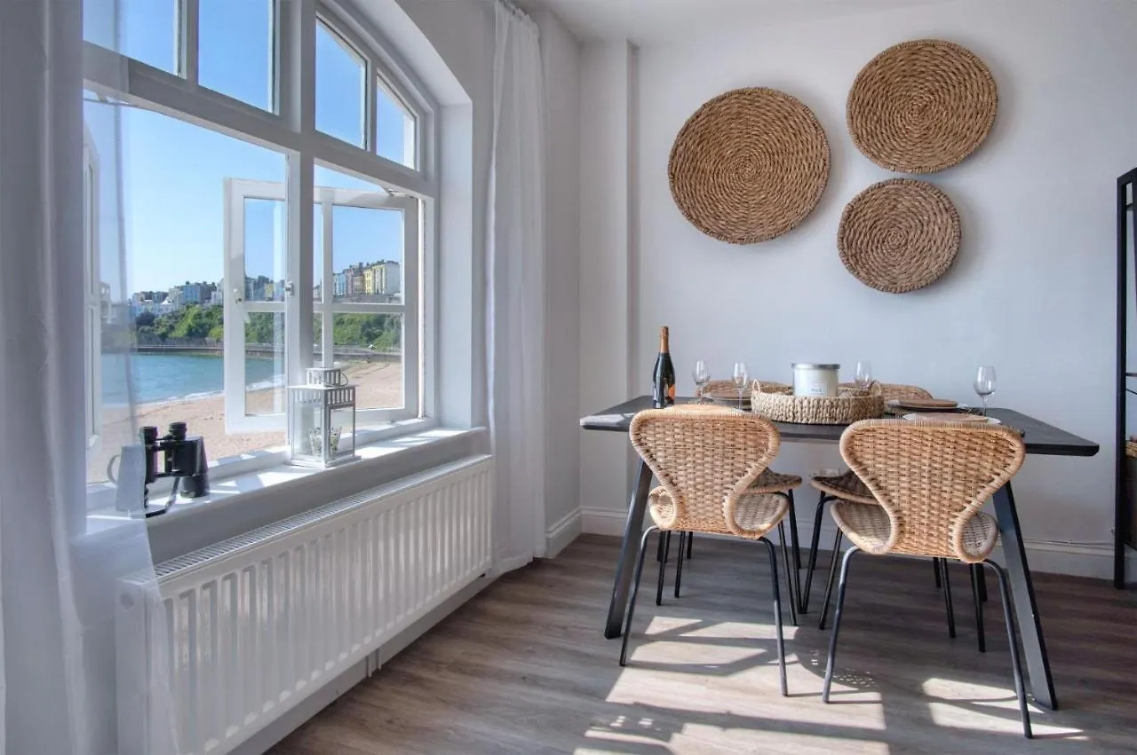The Castle - 2 Bedroom - Apartment Tenby