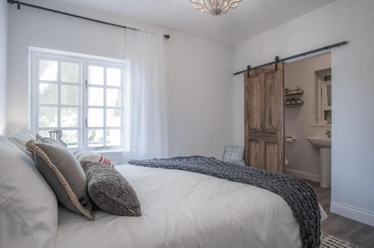 The Castle - 2 Bedroom - * Tenby