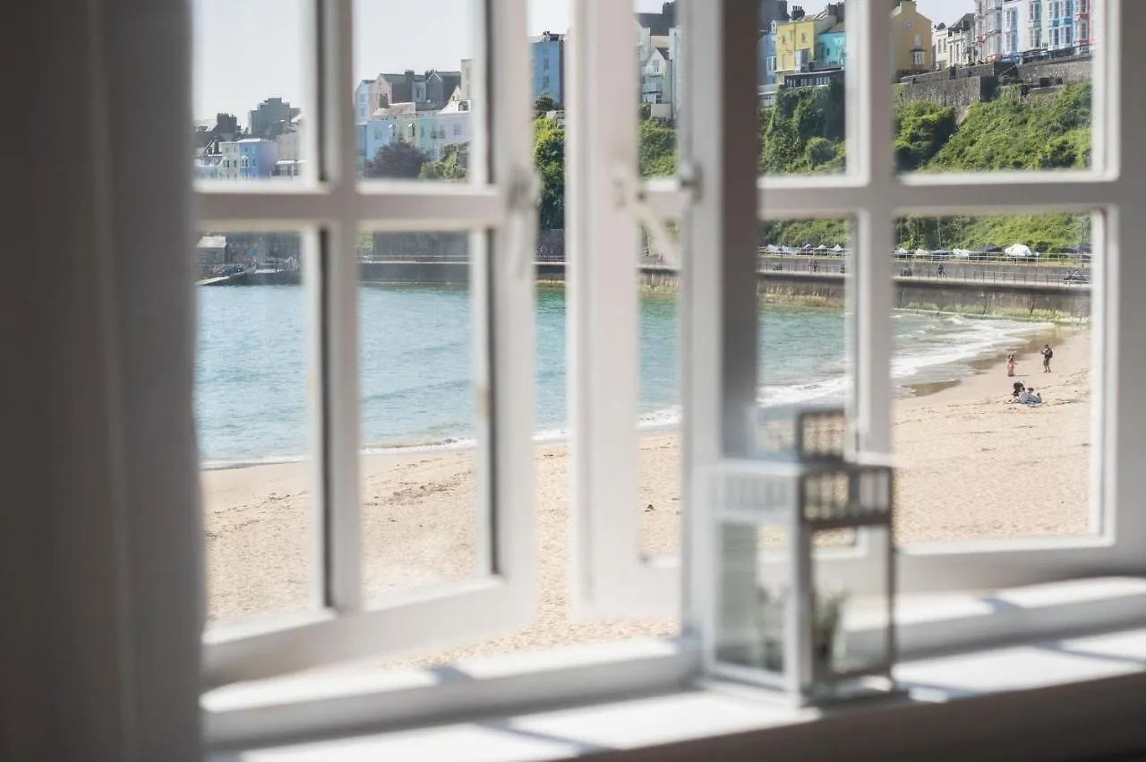 The Castle - 2 Bedroom - * Tenby