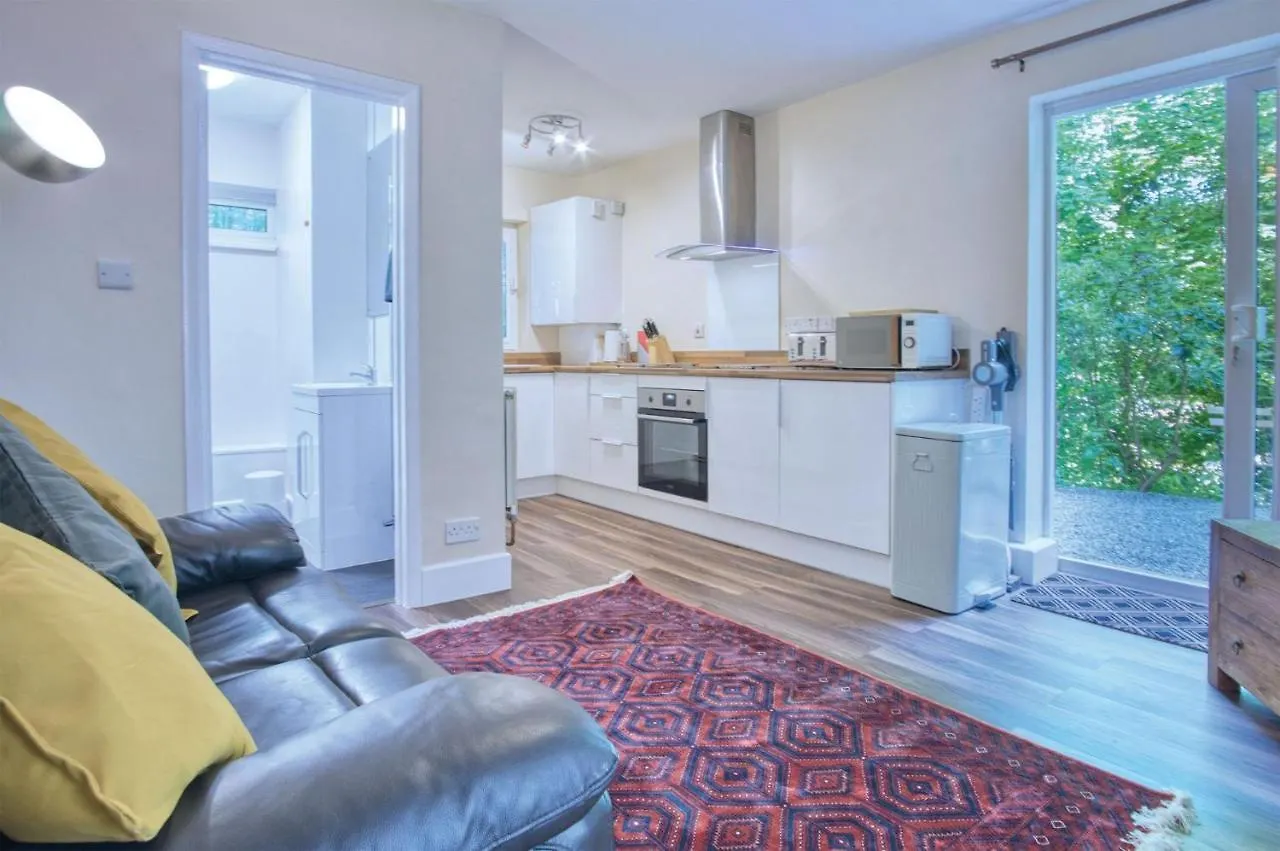 Croft Court - 1 Bedroom - Apartment Tenby