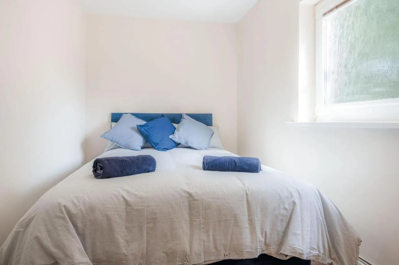 Croft Court - 1 Bedroom - Apartment Tenby