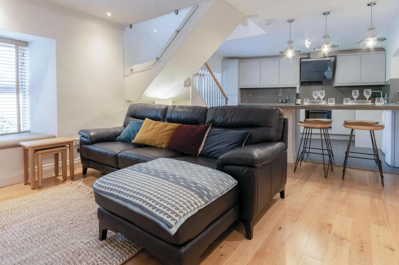 Flat 2 - 2 Bedroom - Apartment