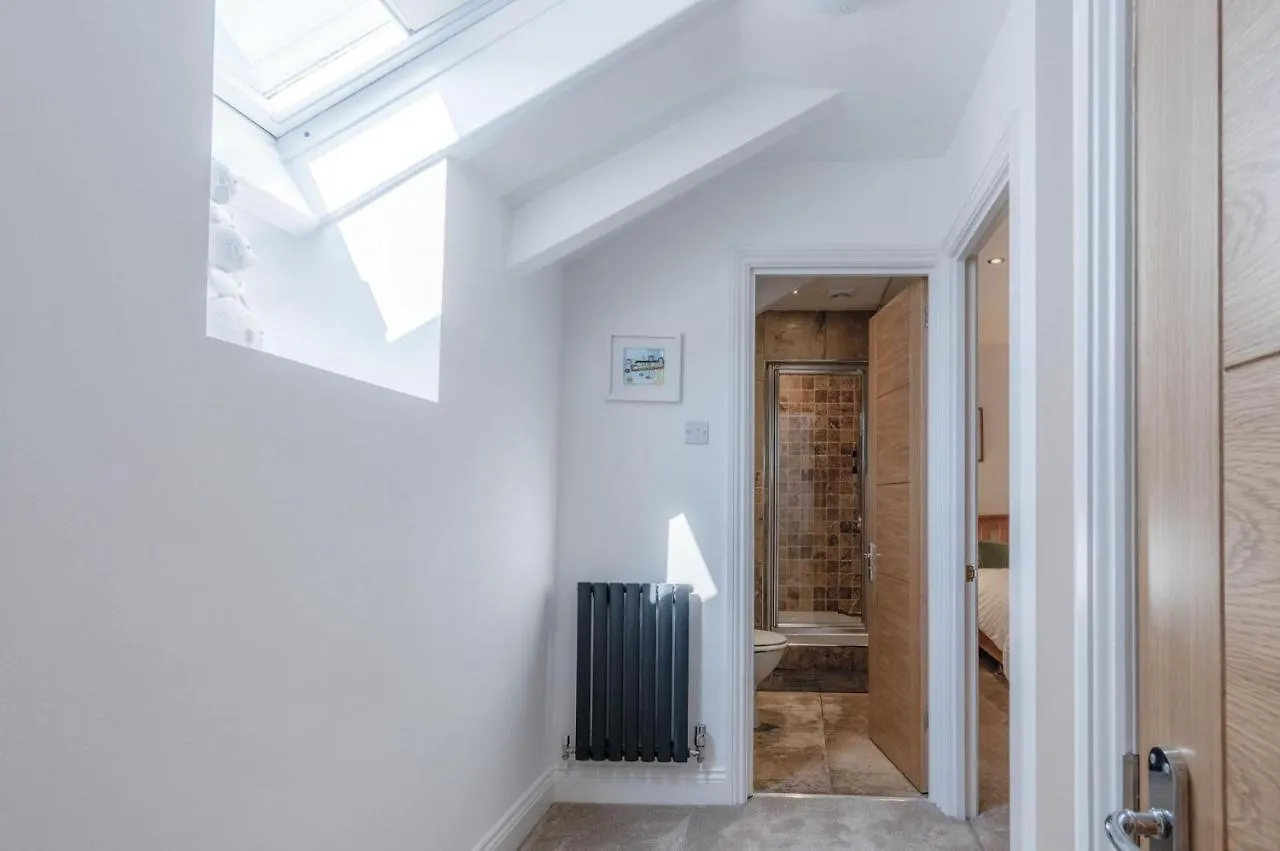 Apartment Flat 2 - 2 Bedroom -
