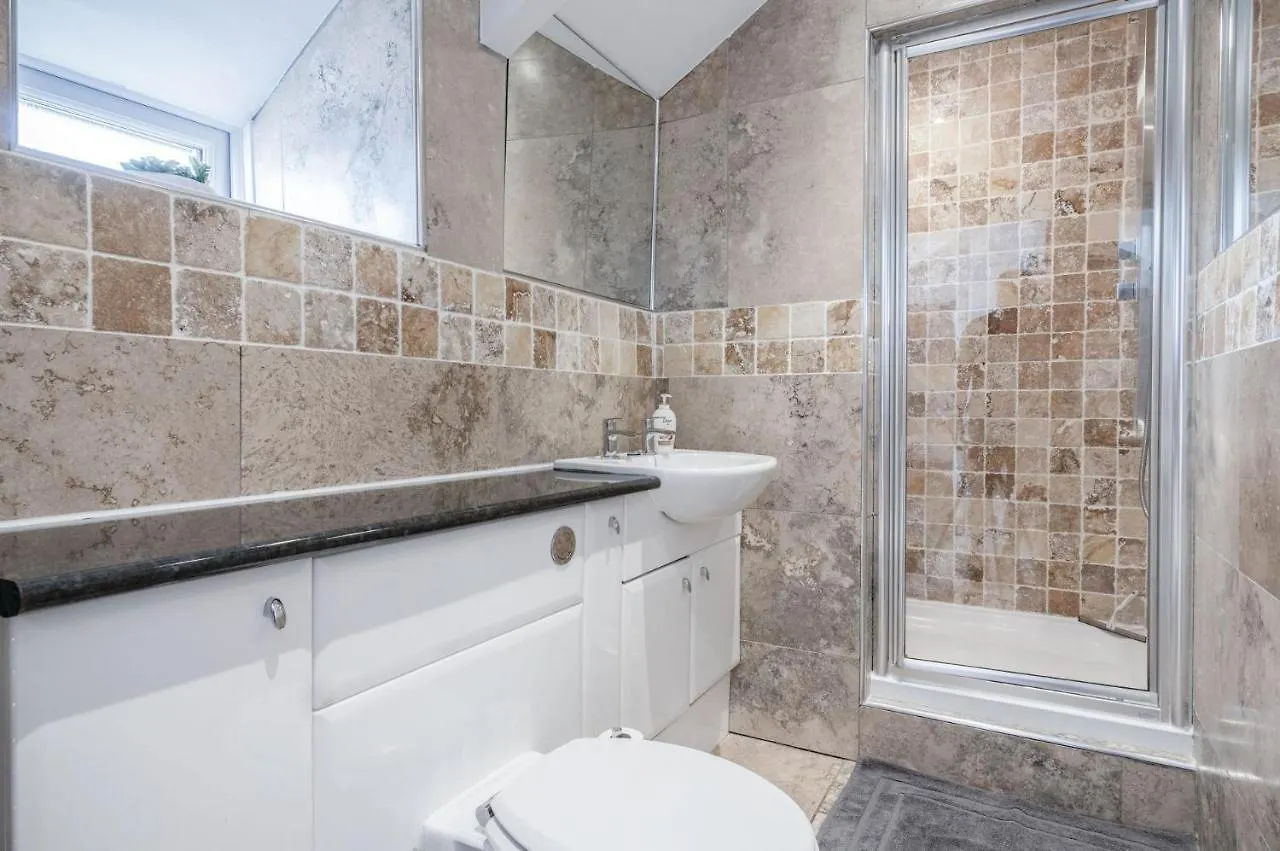Flat 2 - 2 Bedroom - Apartment Tenby
