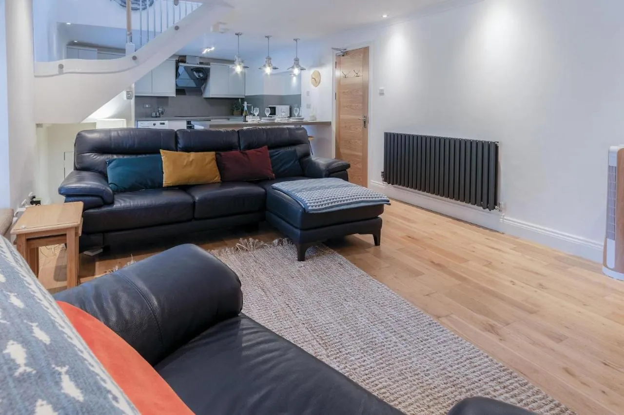 Apartment Flat 2 - 2 Bedroom -