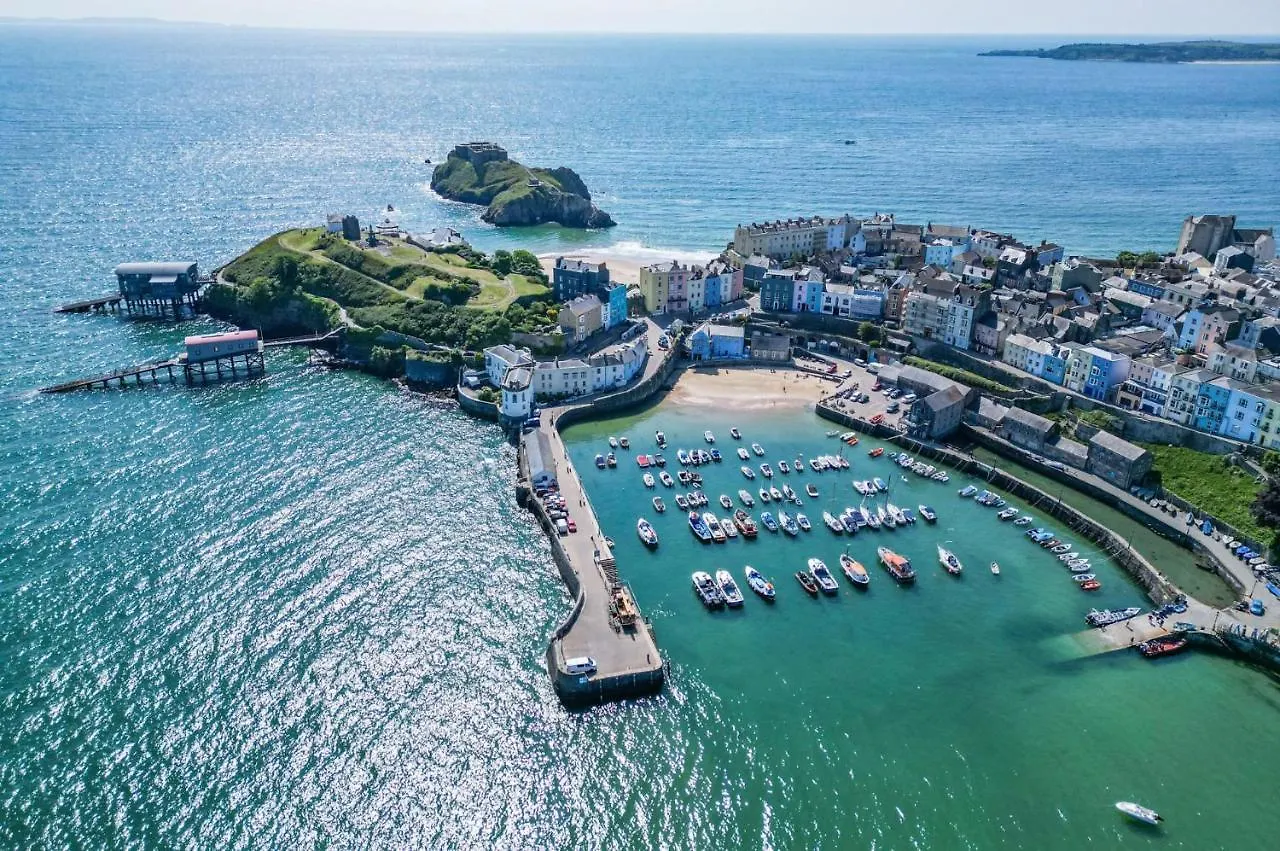 Croft Court - 1 Bedroom - Apartment Tenby