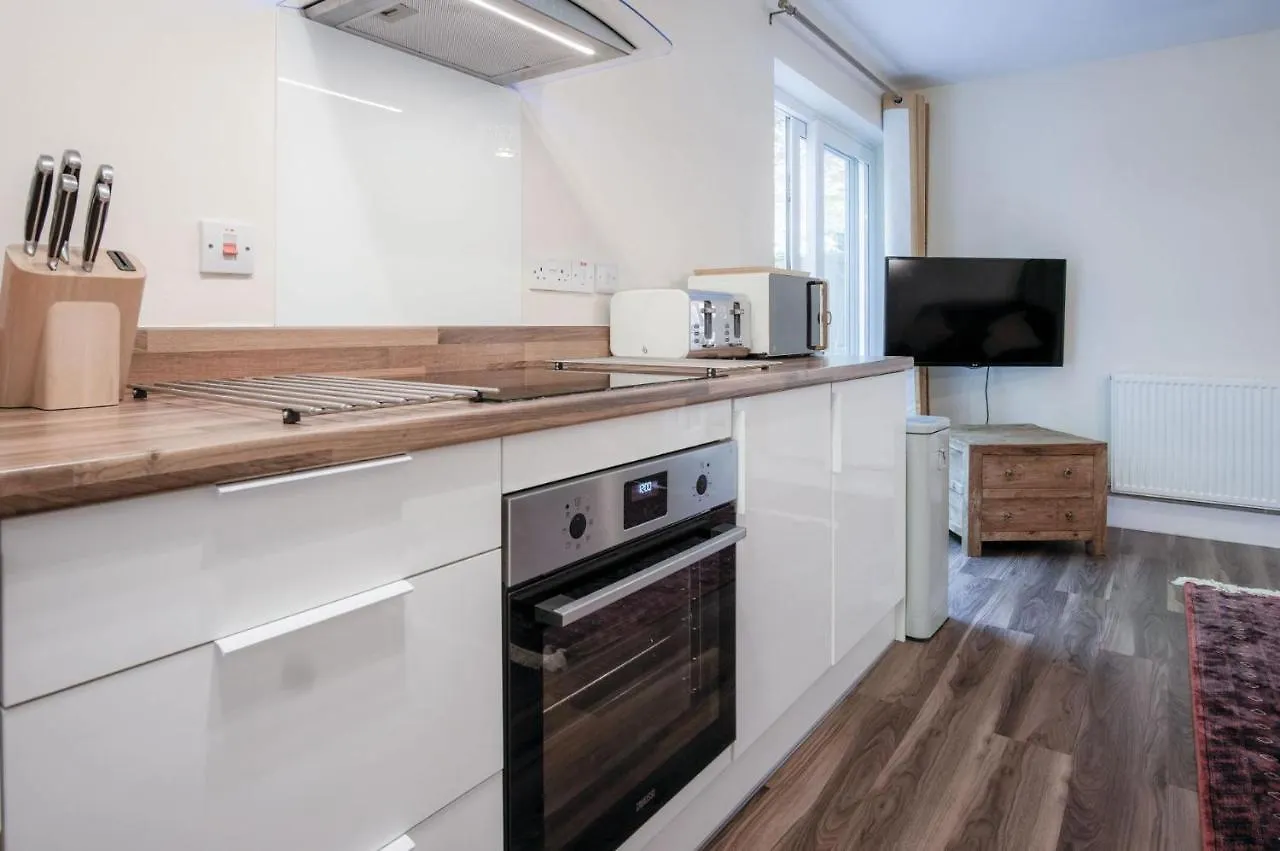 Croft Court - 1 Bedroom - Apartment Tenby