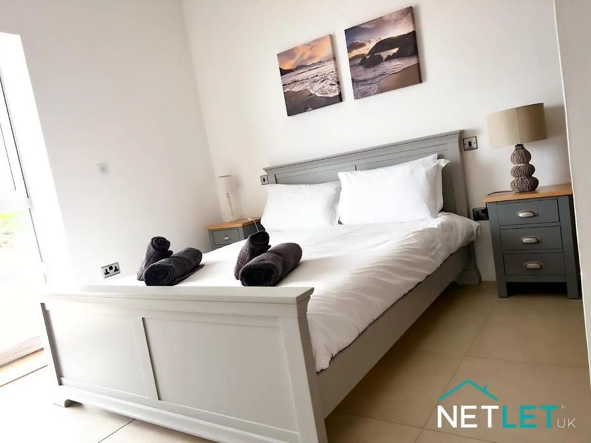 Sea Breeze Apartment