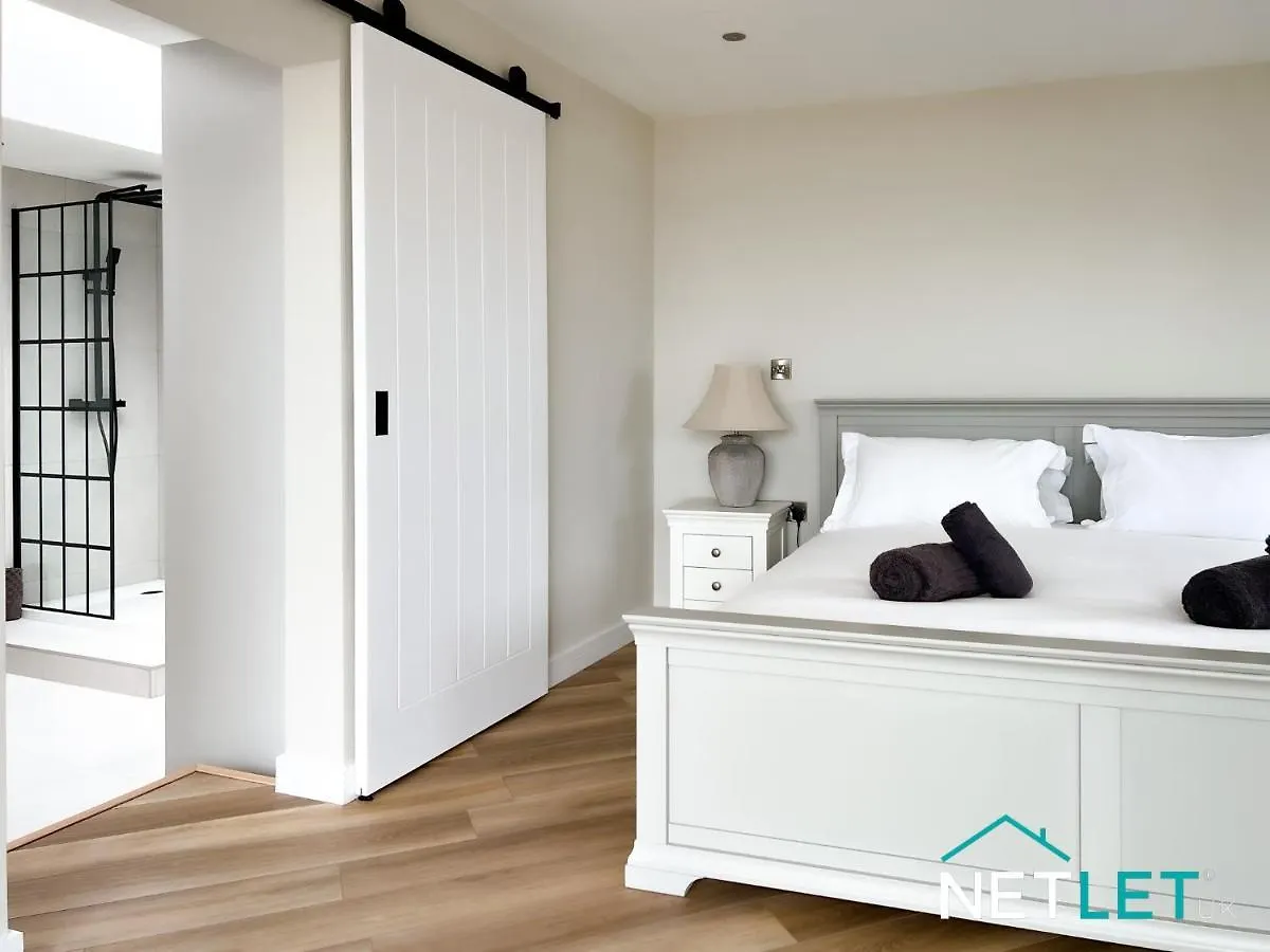 Sea Breeze Apartment Tenby
