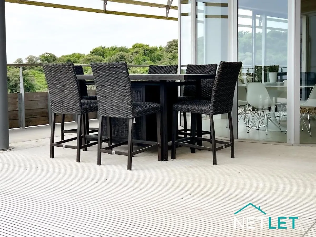 Sea Breeze Apartment