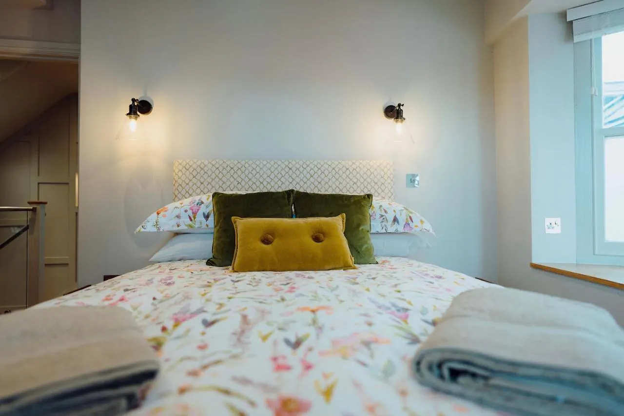 Luxury Sea-view In - Floral Corner Tenby