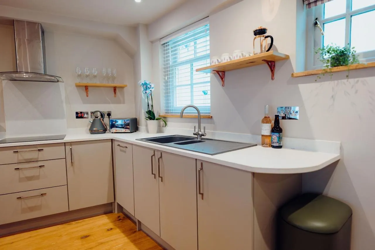 Luxury Sea-view In - Floral Corner Tenby