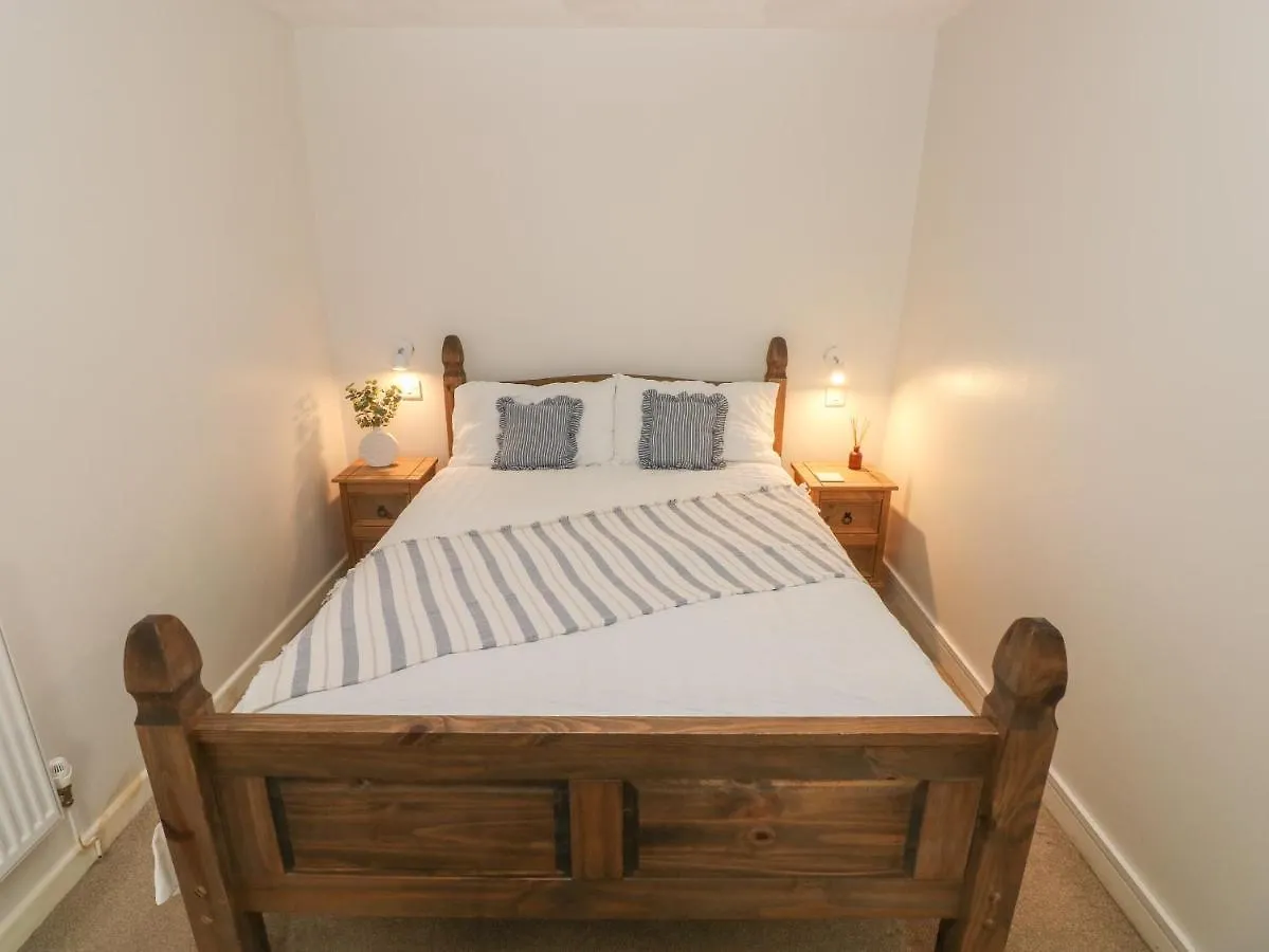 Flat 1 * Tenby
