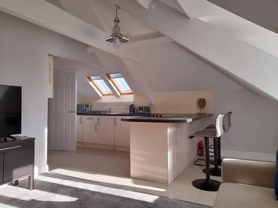 公寓 Top Floor Apartment, Sea Views Of Harbour Beach