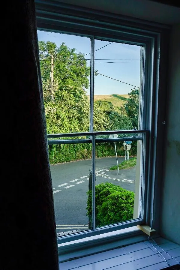 House - Lundy North Bed & Breakfast Manorbier