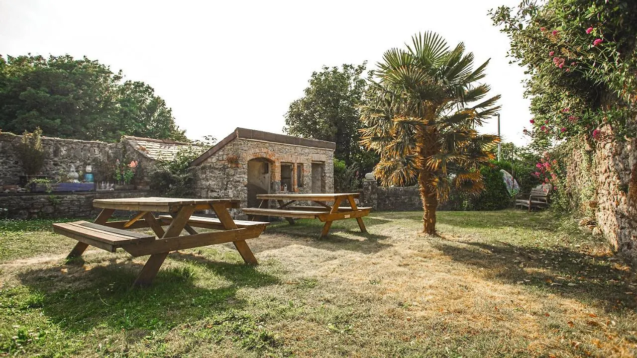 Bed & Breakfast House - Lundy North