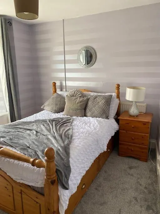 5 Min Walk To Beaches & Pembrokeshire Coast Path Holiday home Tenby