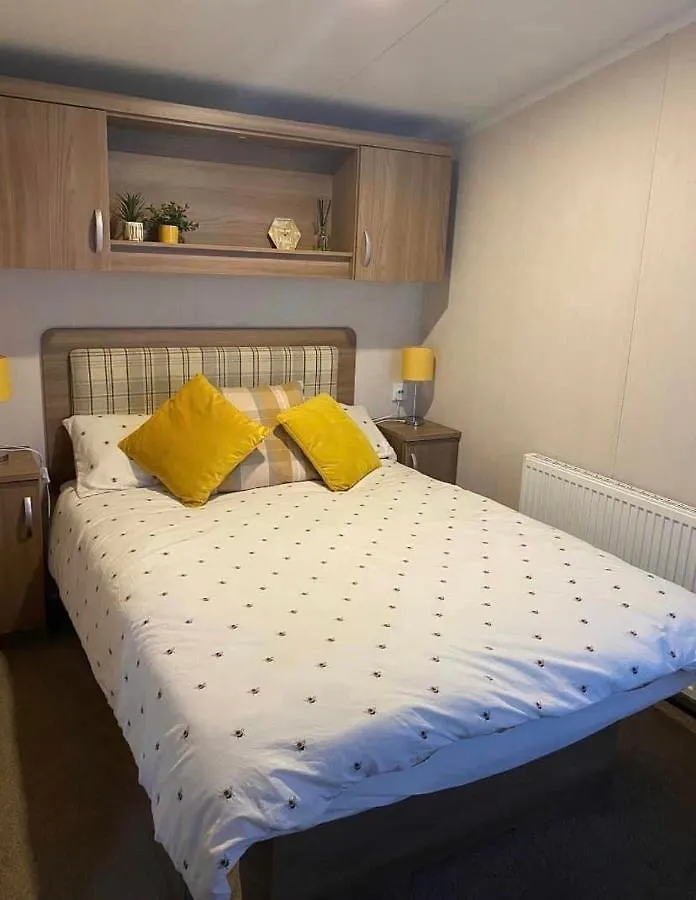 - Kiln Park Caravan Hire * Tenby